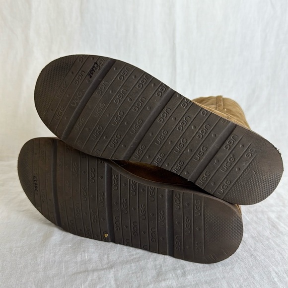 Ugg Abree Short 11 Boot With Side Zip Size 7 Made in Italy - Picture 9 of 12
